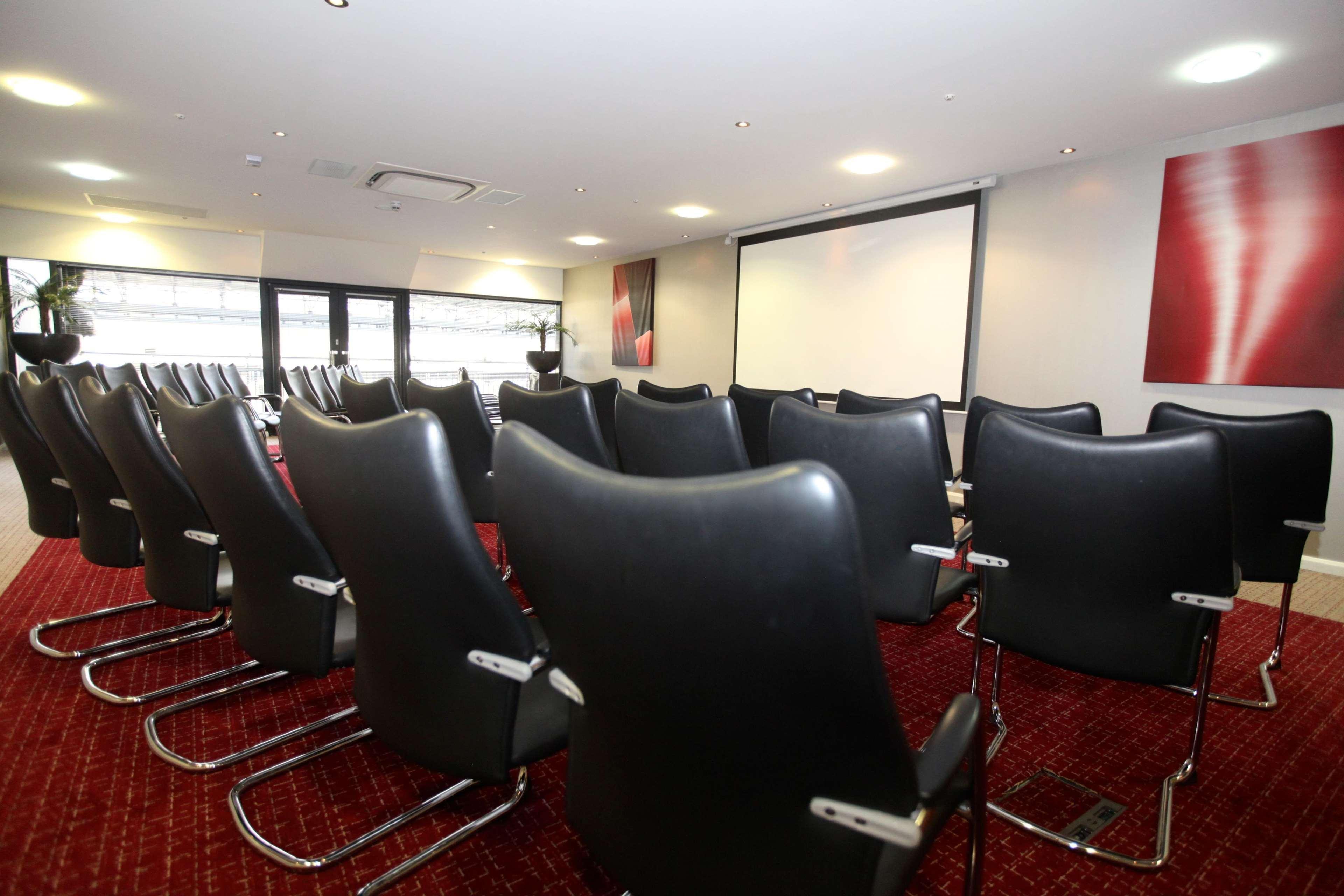 Doubletree By Hilton Milton Keynes Hotel Kültér fotó